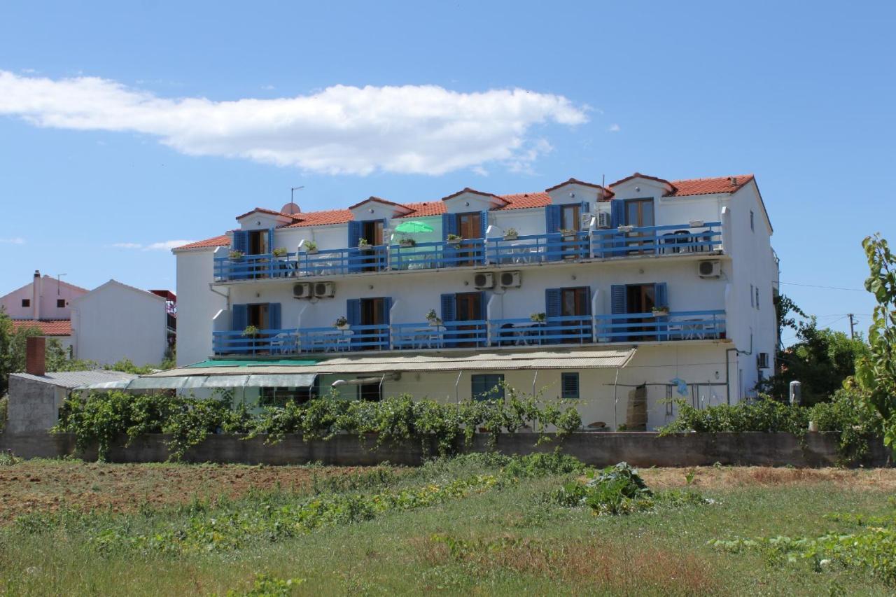 Apartment By The Sea Sucuraj, Hvar - 6852 *